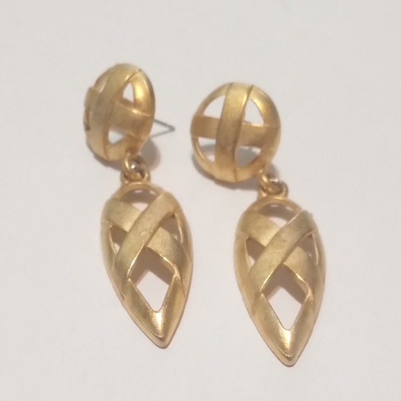 Earrings Brushed Gold Tone Tear Drop 1980's Vintage - Picture 3 of 6